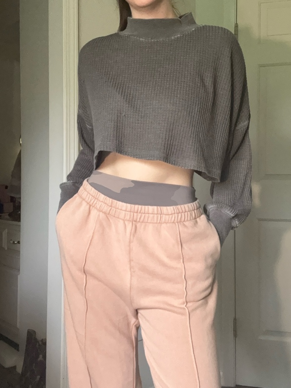 Aerie Dune Split Hem Sweatpants – Seam Front, Size M - Picture 6 of 12